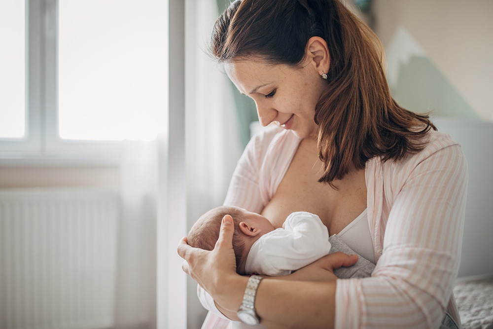 母乳中富含寶寶健康成長發展所需的營養，更能幫助打造寶寶免疫力。