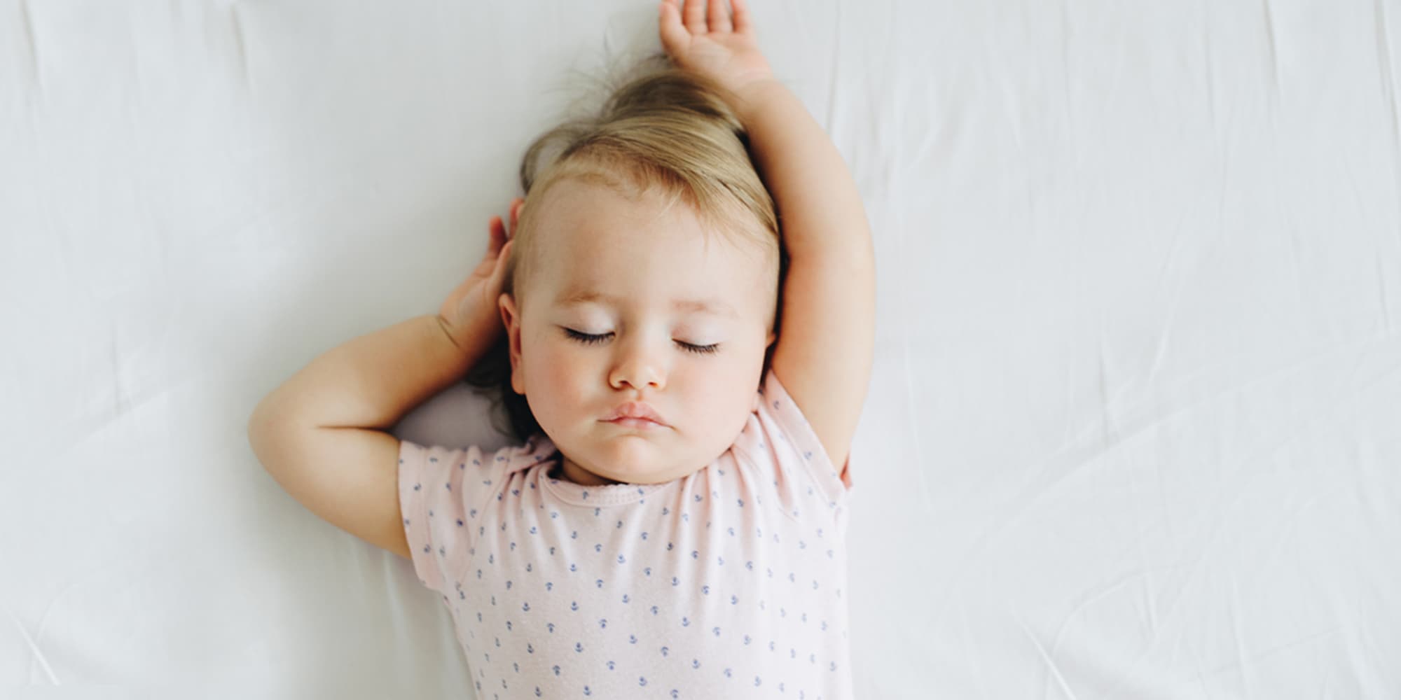 ▲寶寶睡眠時間依照成長各階段有不同的建議睡覺時數，爸媽能依據寶寶睡眠習慣來調整寶寶睡覺的作息與次數，讓寶寶更健康地長大。
