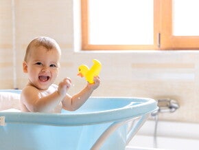 寶寶洗澡指南:了解寶寶洗澡水溫度、洗澡步驟及所需用品 寶寶洗澡指南:了解寶寶洗澡水溫度、洗澡步驟及所需用品