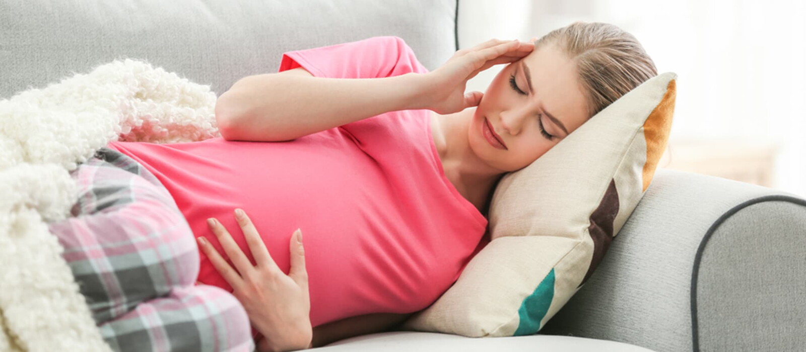 孕婦頭痛如何緩解？喝水熱敷多休息