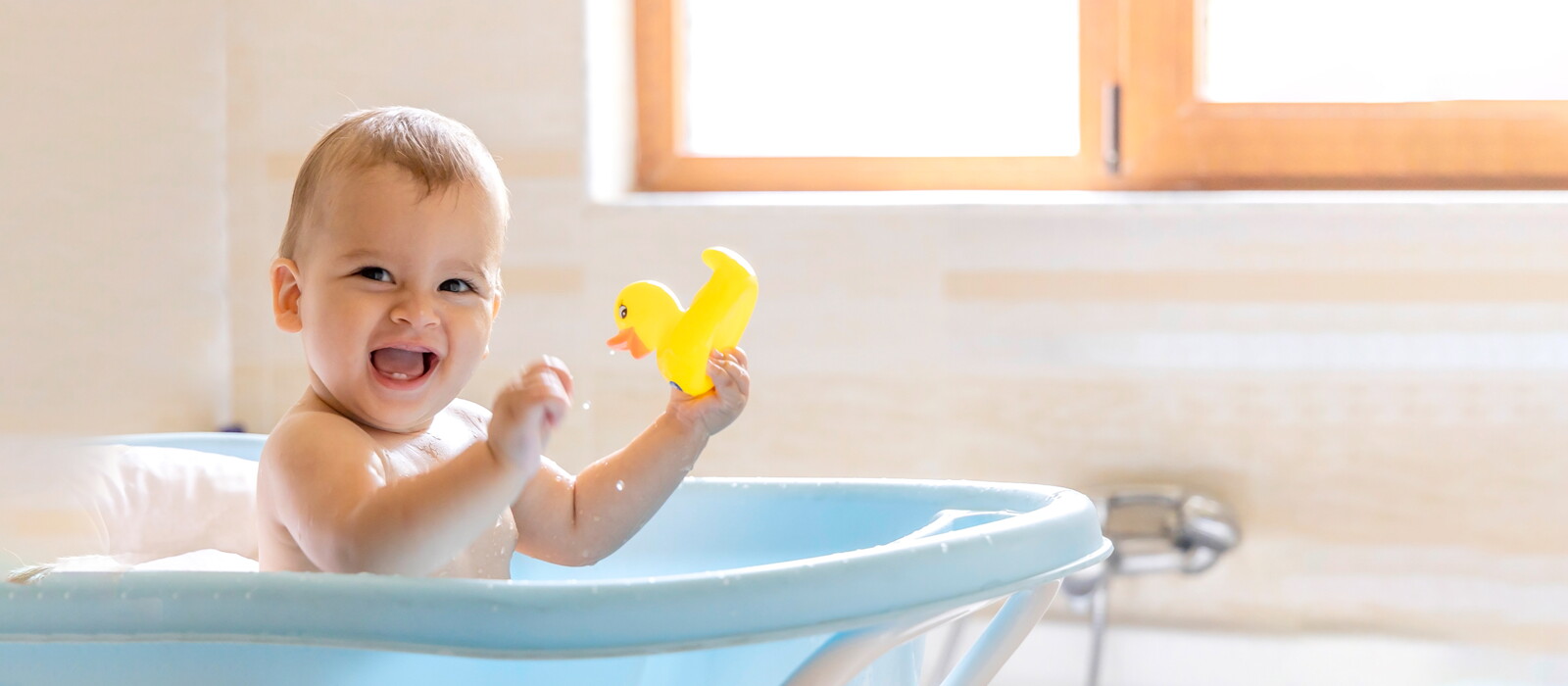 寶寶洗澡指南：了解寶寶洗澡水溫度、洗澡步驟及所需用品